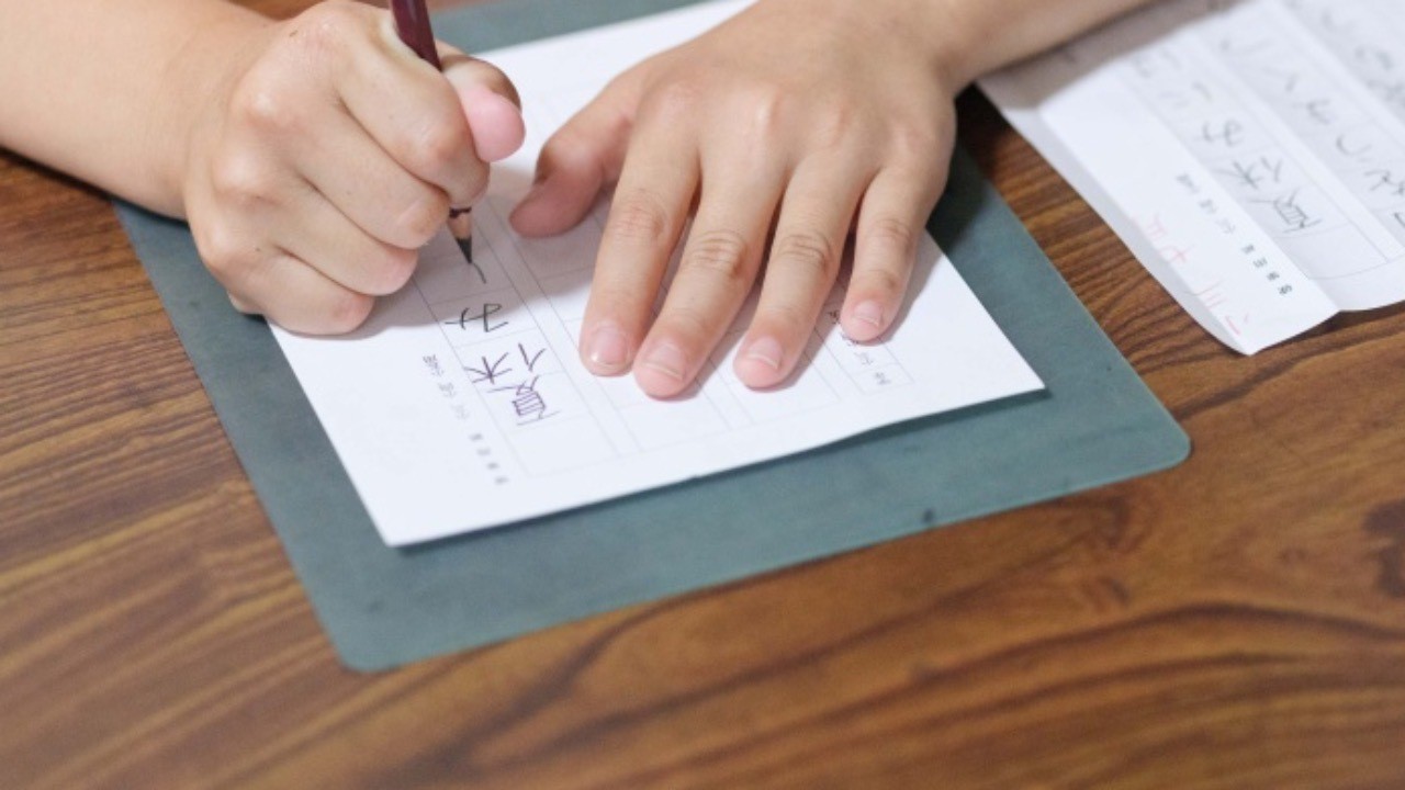筆圧が強すぎる子にも！書道教室の3段階トレーニング応用編