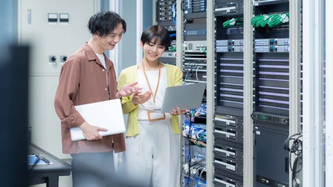 IT人材不足の解決方法と企業が求めるITエンジニアの将来性について解説