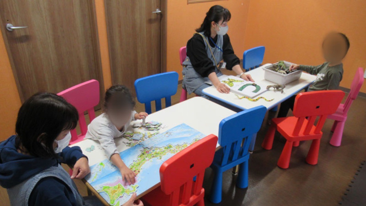 二人関係と三人関係。