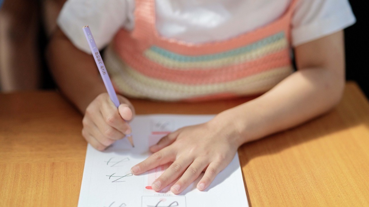 字を書き始めた子に「正しい鉛筆の持ち方を教えたい」と思ったら