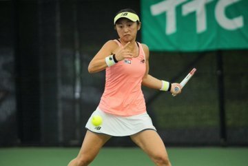 土居美咲選手のプレー写真 One Iros Oneiros わんいろ 旧あつまれテニスの森