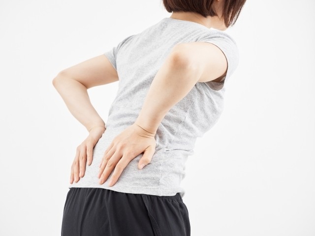 ヨガが腰痛改善に効果的な理由 経験から思うこと - ヨガシャンティおおもり